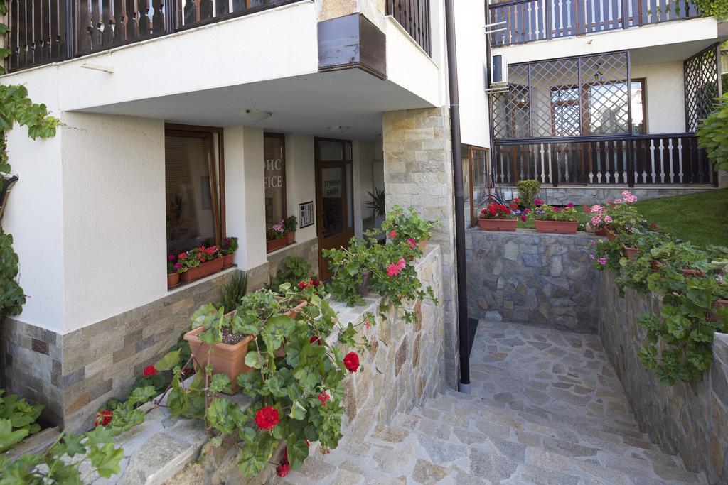 Mars Apartments In Tryavna Beach Complex Sveti Vlas Esterno foto