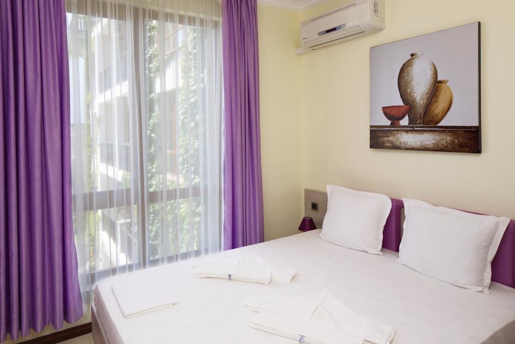 Mars Apartments In Tryavna Beach Complex Sveti Vlas Esterno foto