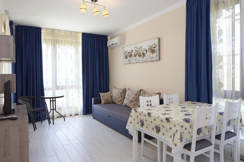 Mars Apartments In Tryavna Beach Complex Sveti Vlas Esterno foto